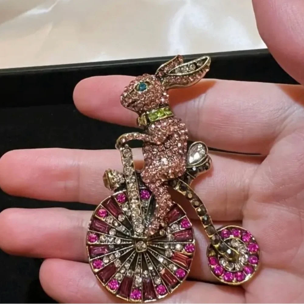 Sparkling Rhinestone Biker Bunny Brooch Cute Alloy Lapel Pin Pink & Red. NWOT